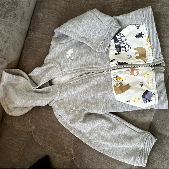 The North Face Light Gray Baby Outfit with Animal Print - Picture 2 of 4